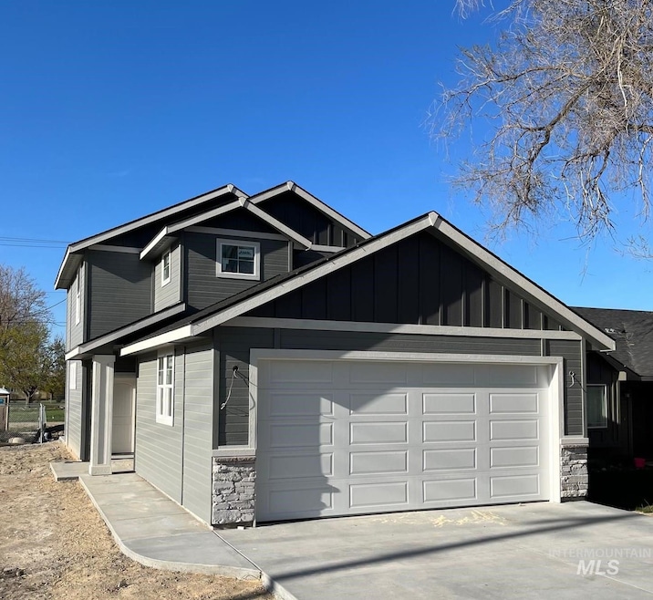 532 W Arizona Ave, Homedale, ID 83628 - photo 1