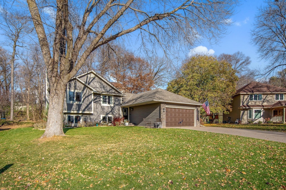 745 Mill Run Cir, Saint Paul, MN 55123 - photo 1