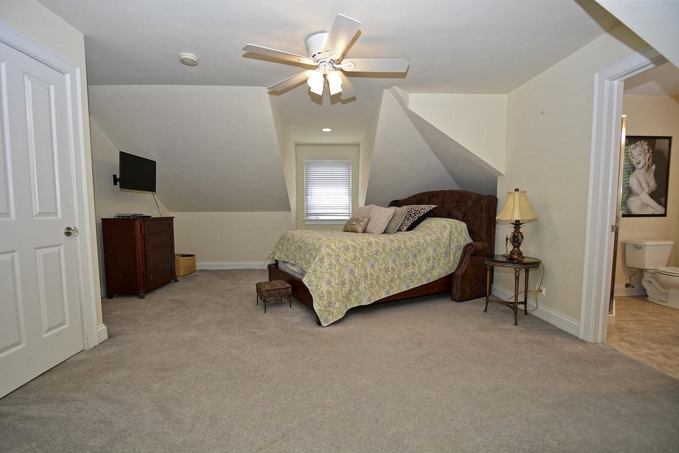 612 S Washington St, Elmhurst, IL 60126 - photo 1