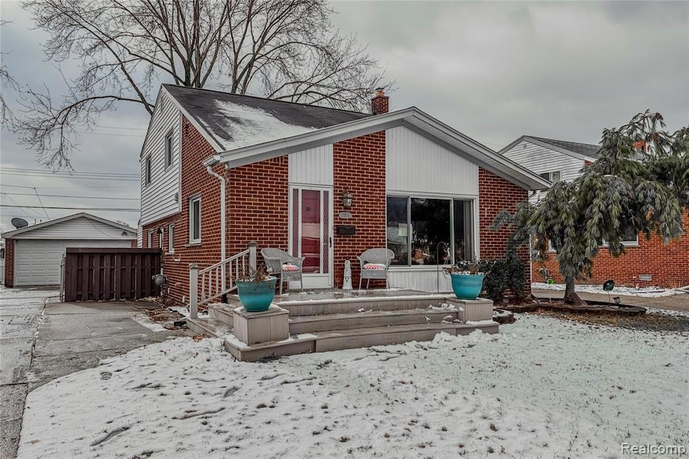 17858 Summer Ln S, Fraser, MI 48026 - photo 1