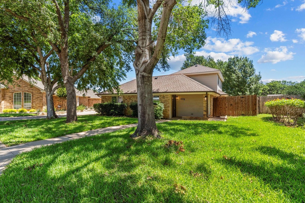 3620 Harwood Ct, Bedford, TX 76021 - photo 1