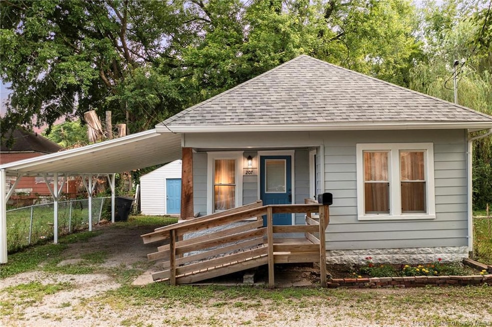 207 W 10th St, New Albany, IN 47150 - photo 1