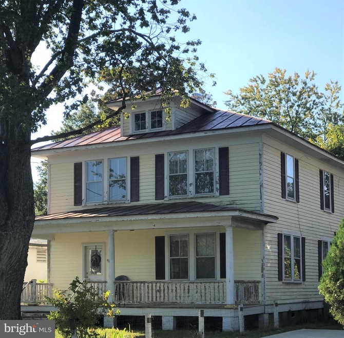 208 Hawthorn St, Colonial Beach, VA 22443 - photo 1