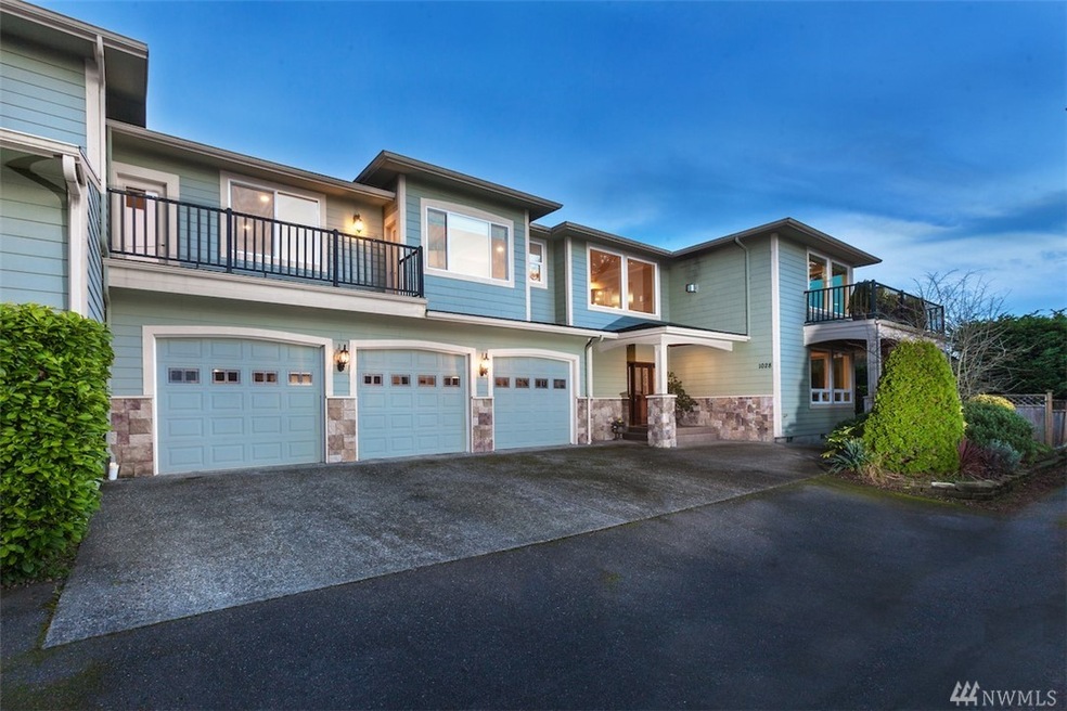 1028 Puget Dr, Edmonds, WA 98020 - photo 1