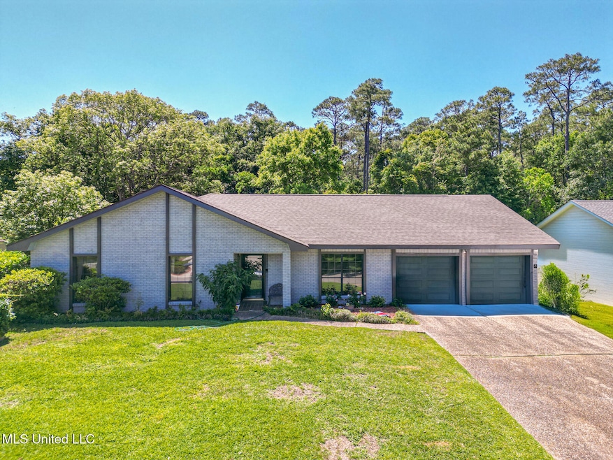 For Sale $299,990 • Co-Listing Agent