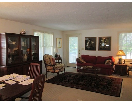 40 Lincoln Rd unit 40, Newton, MA 02458 - photo 1