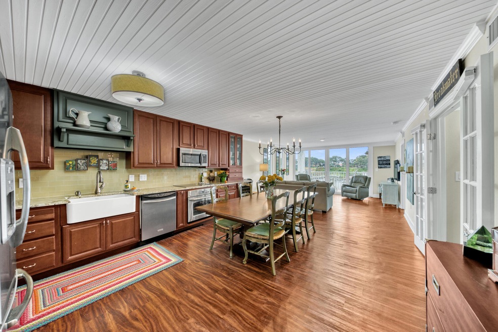 Kitchen/dining area