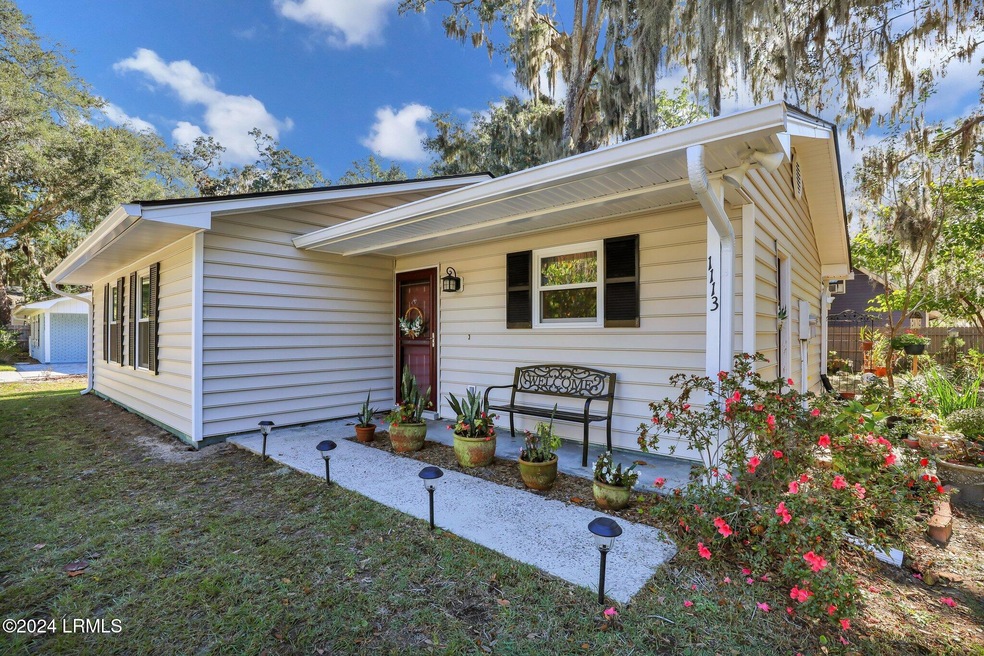 1113 13th St, Port Royal, SC 29935 - photo 1