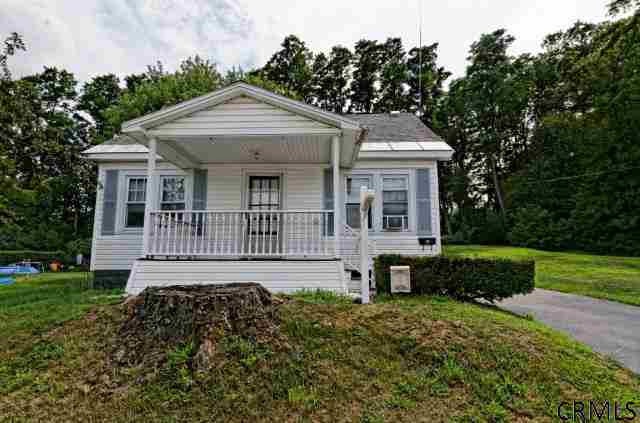 104 Pershing Dr, Schenectady, NY 12302 - photo 1