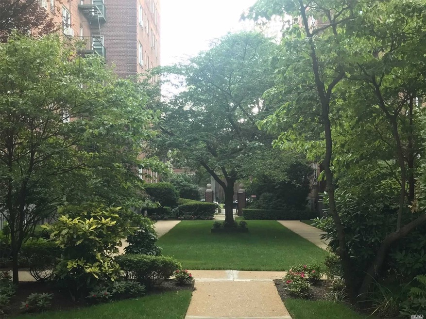 34 Cathedral Ave unit 1B, Hempstead, NY 11550 - photo 1