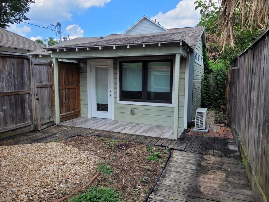 702 A E 14th St, Houston, TX 77008 - photo 1