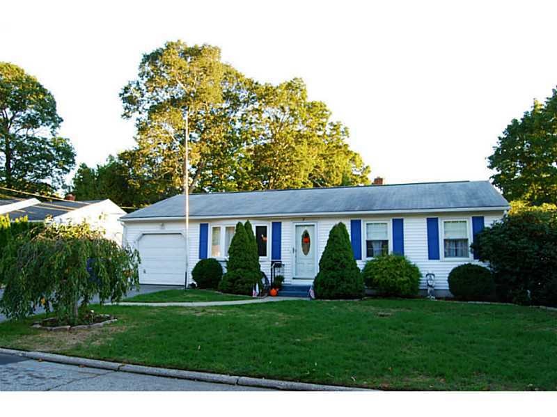 5 Stoneham Dr, Riverside, RI 02915 - photo 1