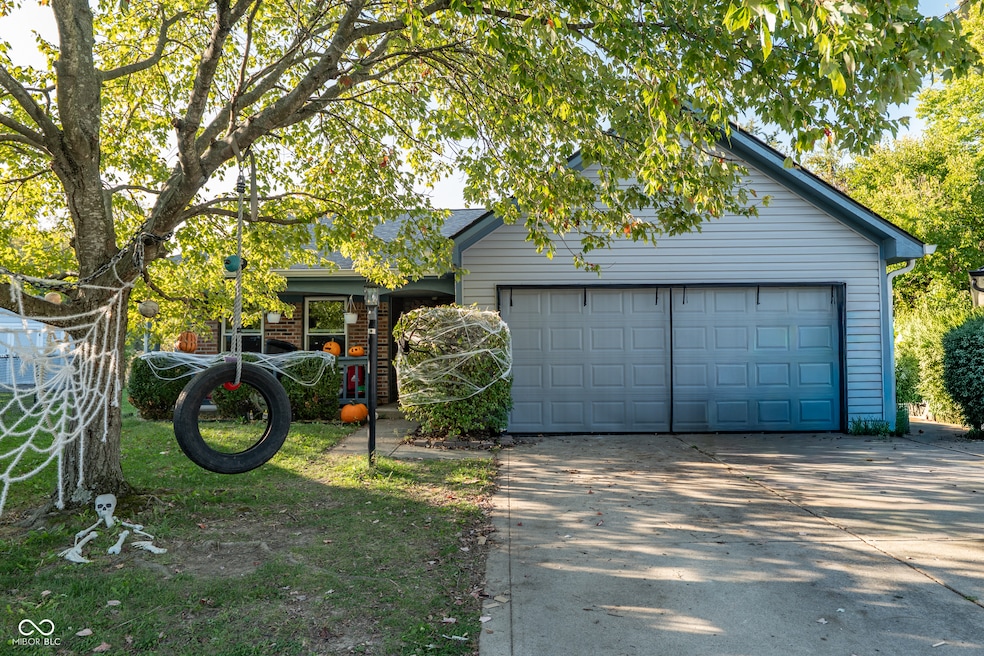 87 Beech Ct, Whiteland, IN 46184 - photo 1