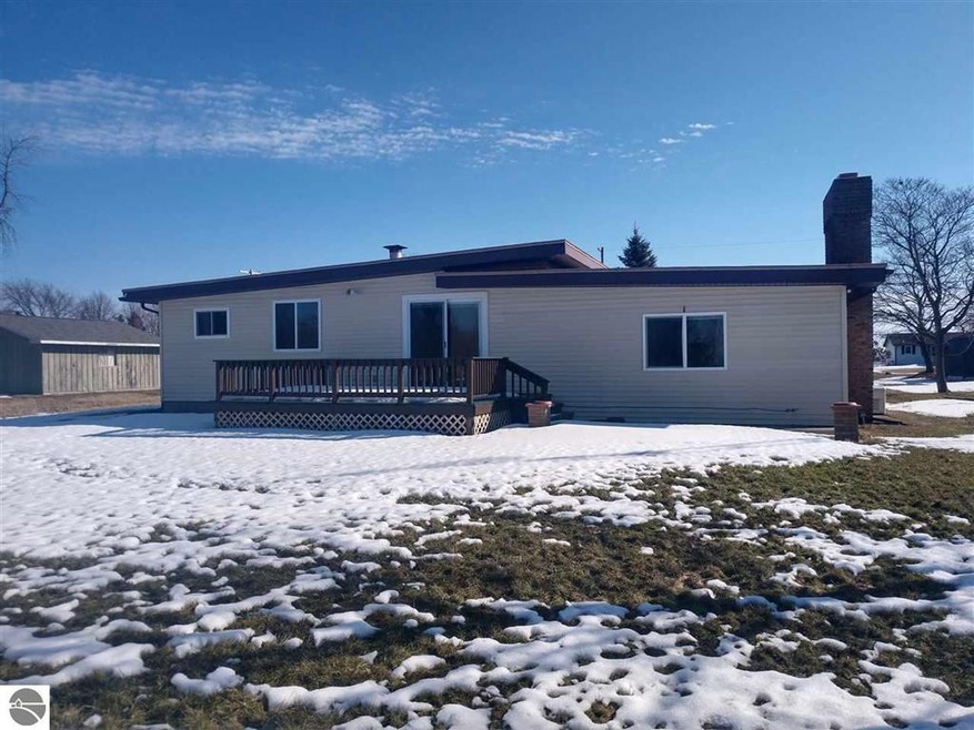 2315 E Bay Ridge Dr, Au Gres, MI 48703 - photo 1