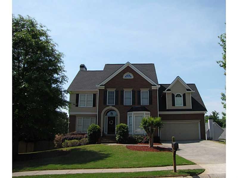 Exterior Front. Incredible Brick & Hardi-plank sid