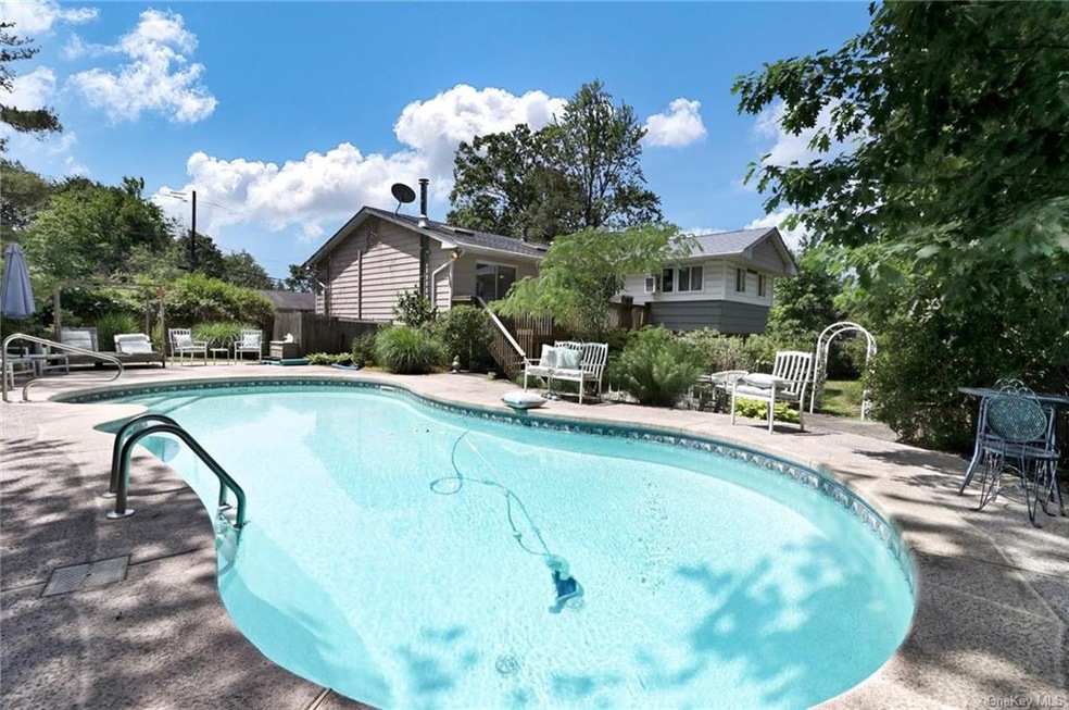 64 Ludvigh Rd, Bardonia, NY 10954 - photo 1