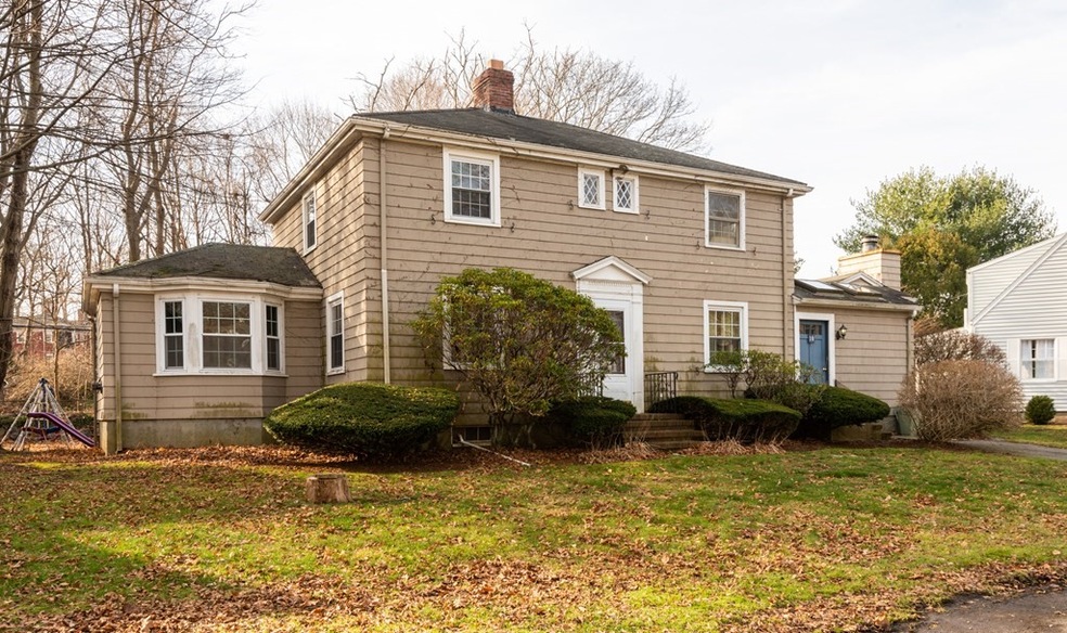 10 Mohawk Rd, Marblehead, MA 01945 - photo 1
