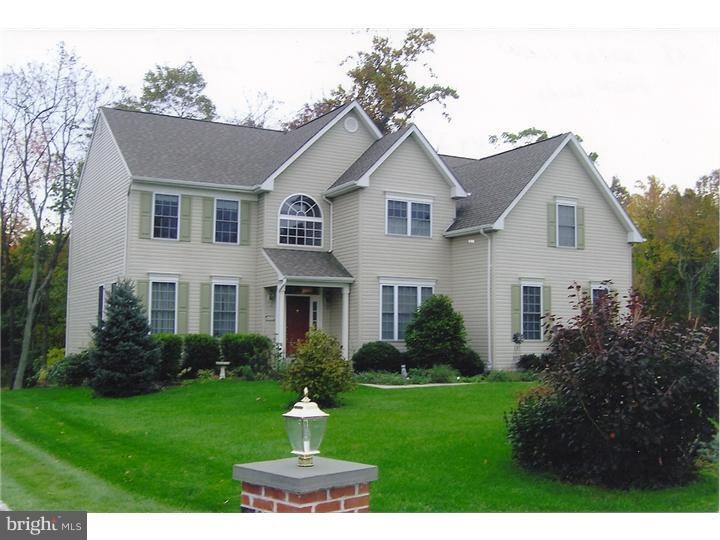 17 Woodsview Dr, Garnet Valley, PA 19060 - photo 1