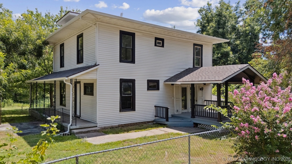 512 W Cherokee St, Cleveland, OK 74020 - photo 1