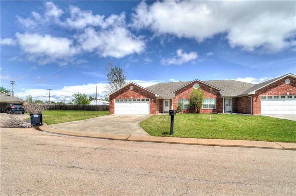 2335 Bent Tree Rd, Shawnee, OK 74804 - photo 1