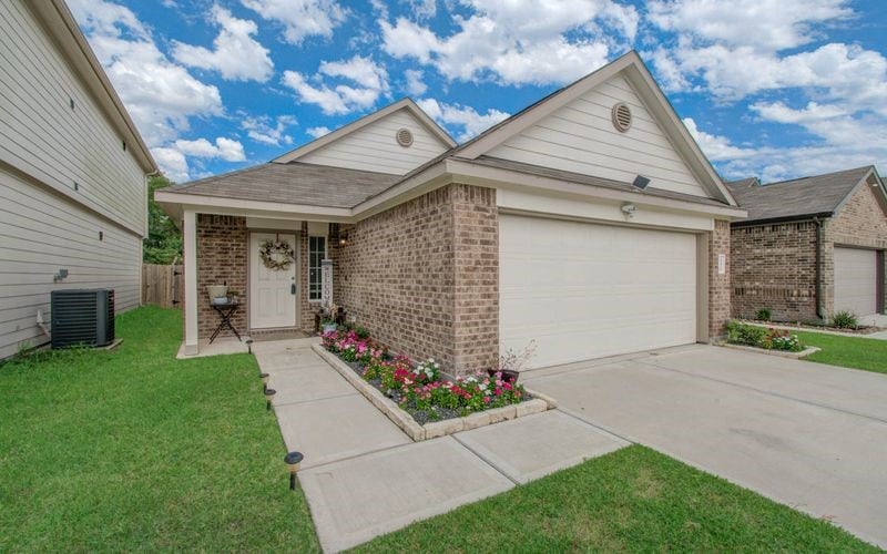 25416 Grotto Falls Ln, Porter, TX 77365 - photo 1