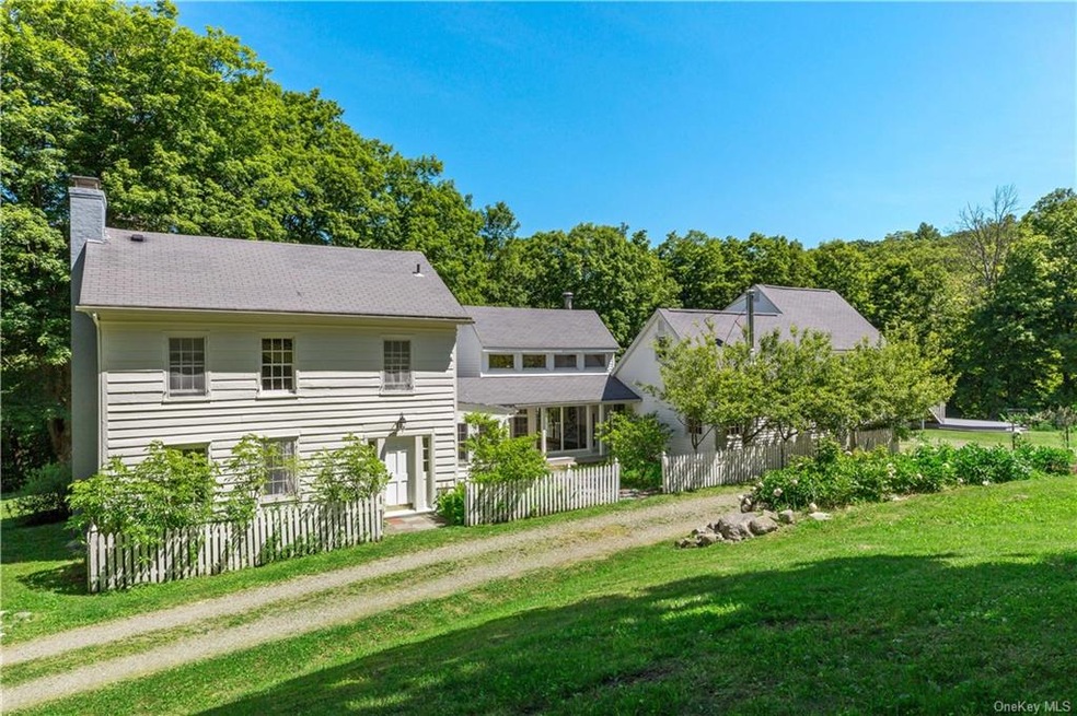 1076 Old Albany Post Rd, Garrison, NY 10524 - photo 1