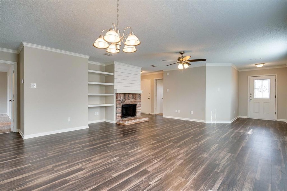 8212 Clear River Ln, Denton, TX 76210 - photo 1