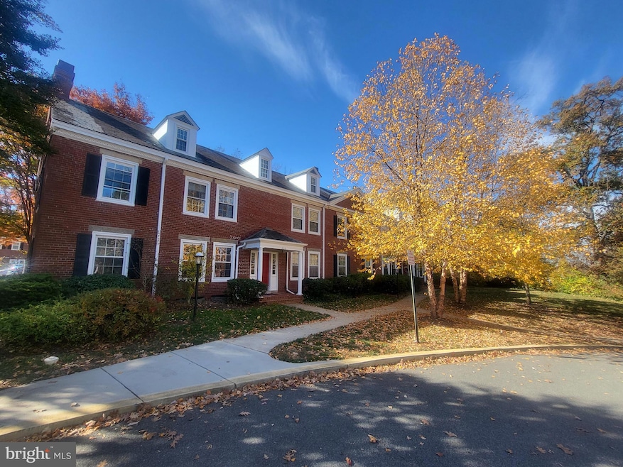 3279 S Stafford St unit B1, Arlington, VA 22206 - photo 1