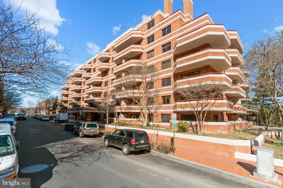 Emerson House on the Park unit 610, Washington, DC 20037 - photo 1