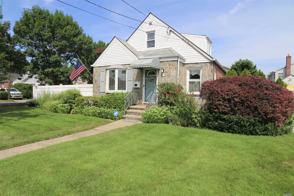 124 Carl Ave, Franklin Square, NY 11010 - photo 1