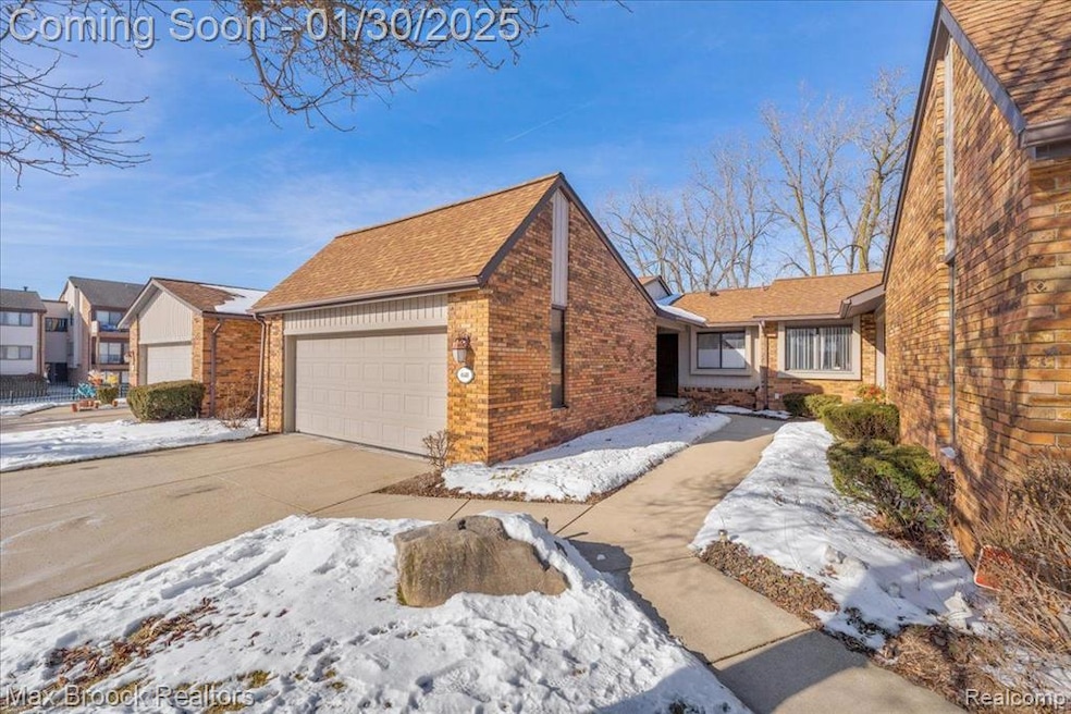 4648 Laurel Club Circle