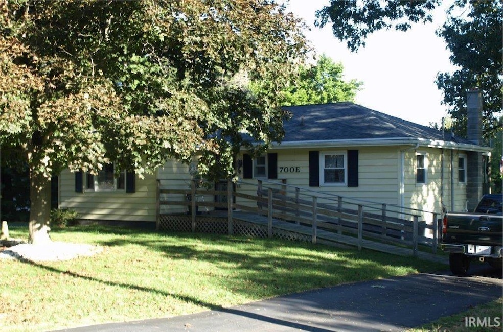 700 E Palm Dr, Syracuse, IN 46567 - photo 1