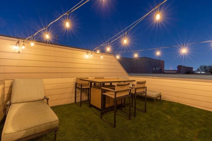 1224 Hyde Ct, Dallas, TX 75215 - photo 1