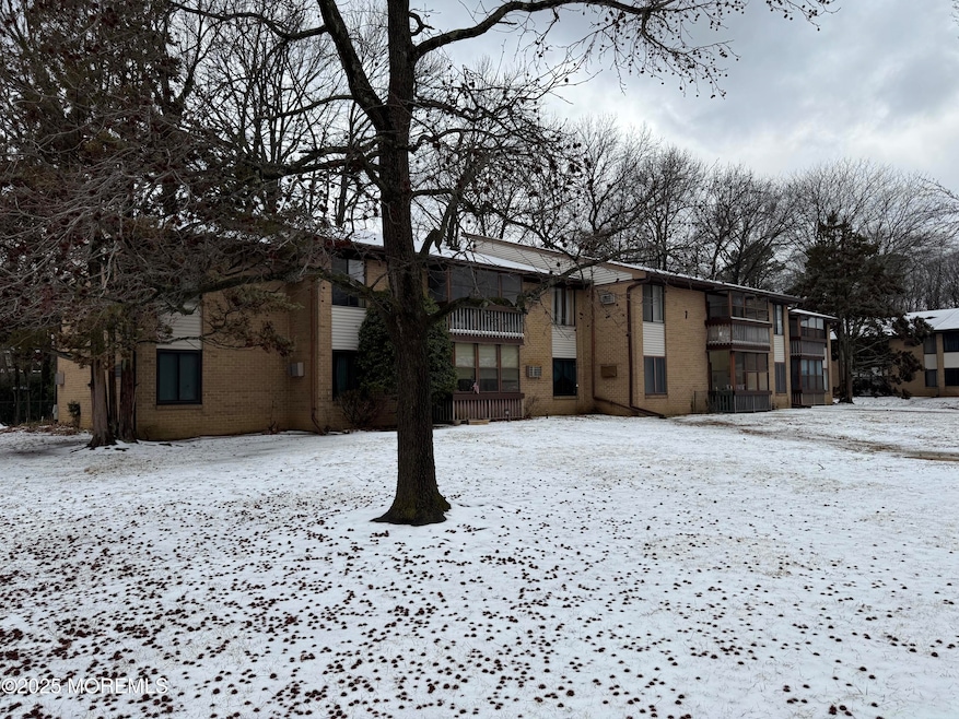 7 Pine Cluster Cir unit G, Manalapan, NJ 07726 - photo 1