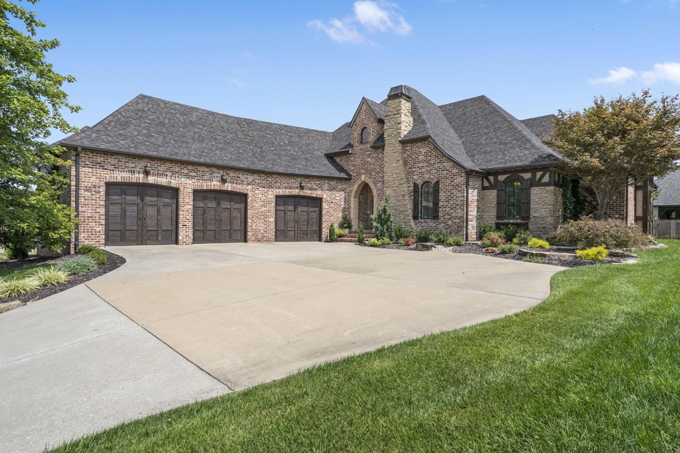 1437 Rich Hill Cir, Nixa, MO 65714 - photo 1