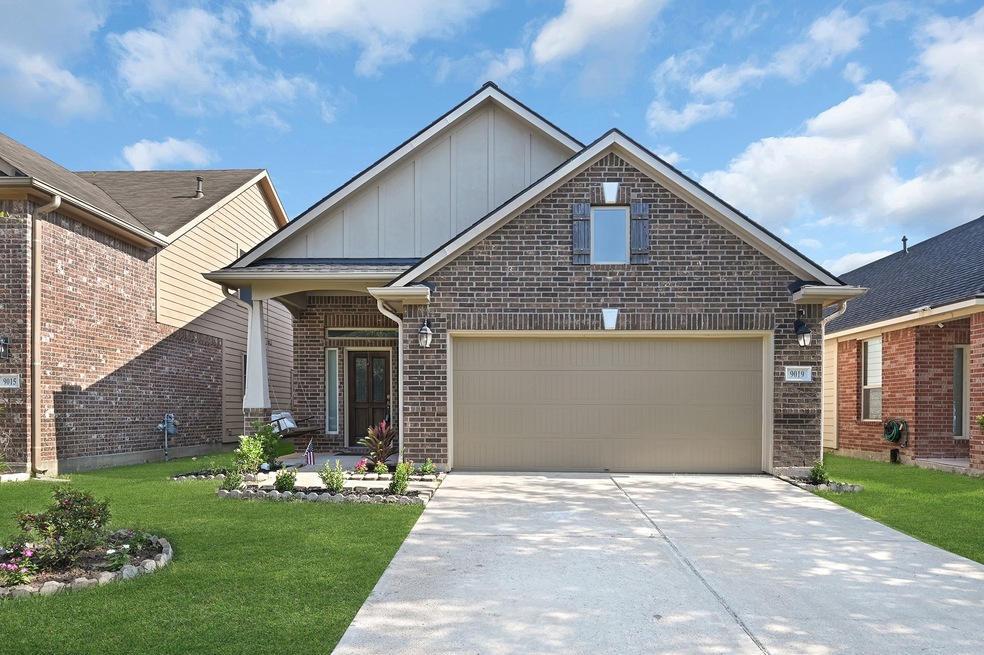 9019 Fuqua Breeze Dr, Houston, TX 77075 - photo 1
