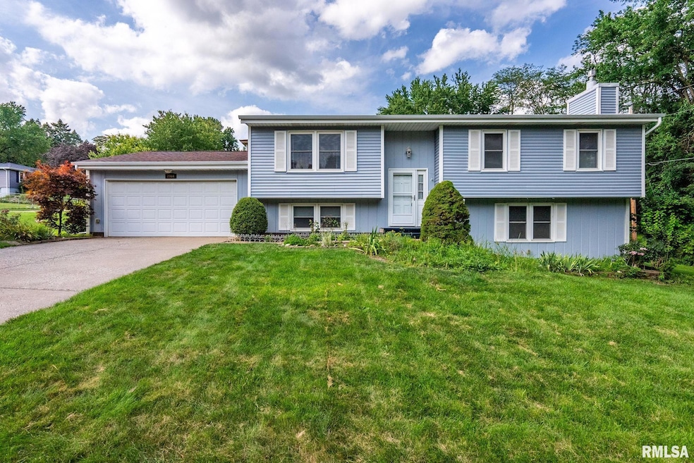 2904 E 39th St, Davenport, IA 52807 - photo 1