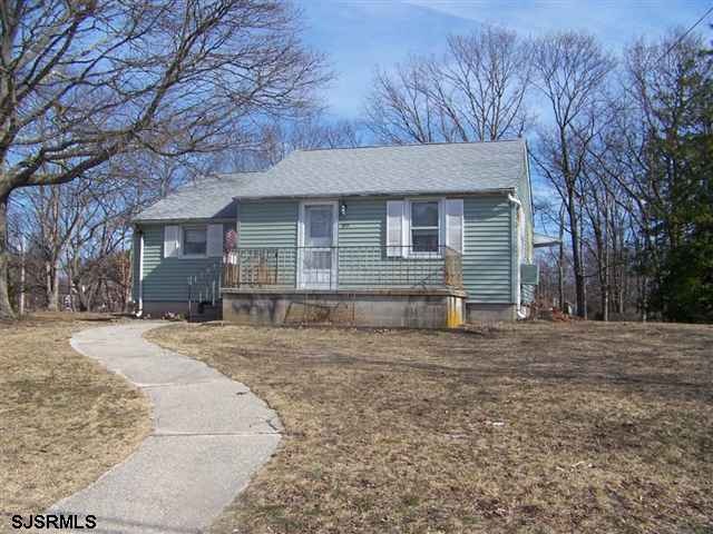 819 W Connecticut Ave, Somers Point, NJ 08244 - photo 1