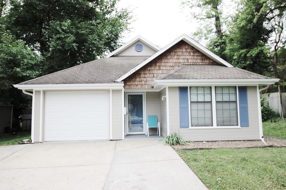 1206 NW B St, Blue Springs, MO 64015 - photo 1