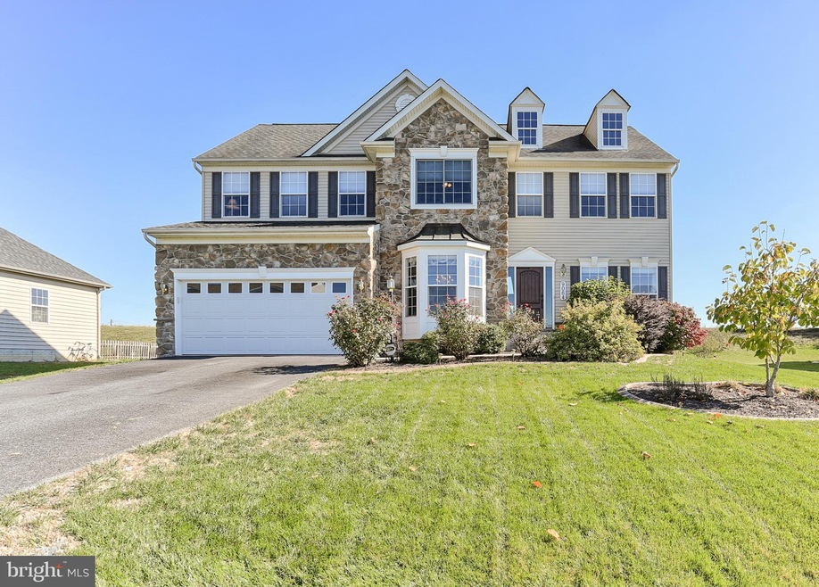 9064 Lindale Ave, Greencastle, PA 17225 - photo 1