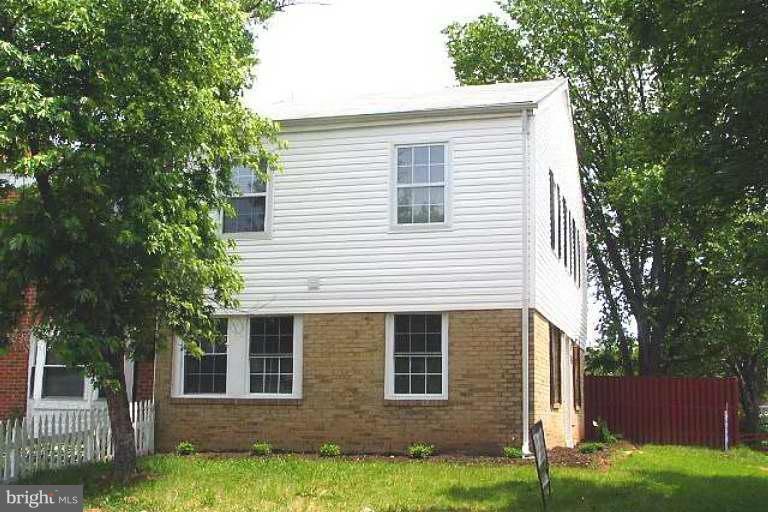 7926 Sharpsburg Ct, Manassas, VA 20109 - photo 1