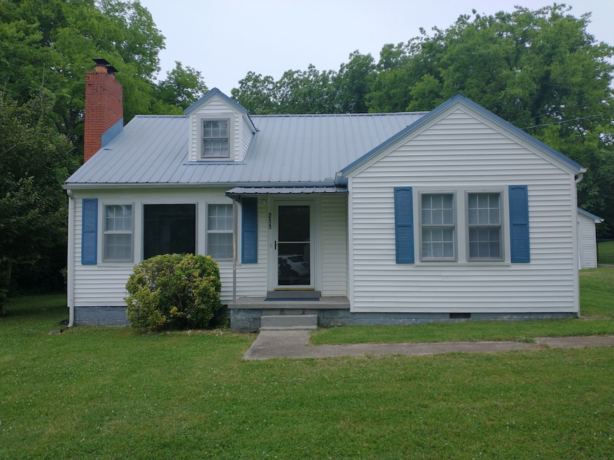 211 Hickory Dr, Shelbyville, TN 37160 - photo 1