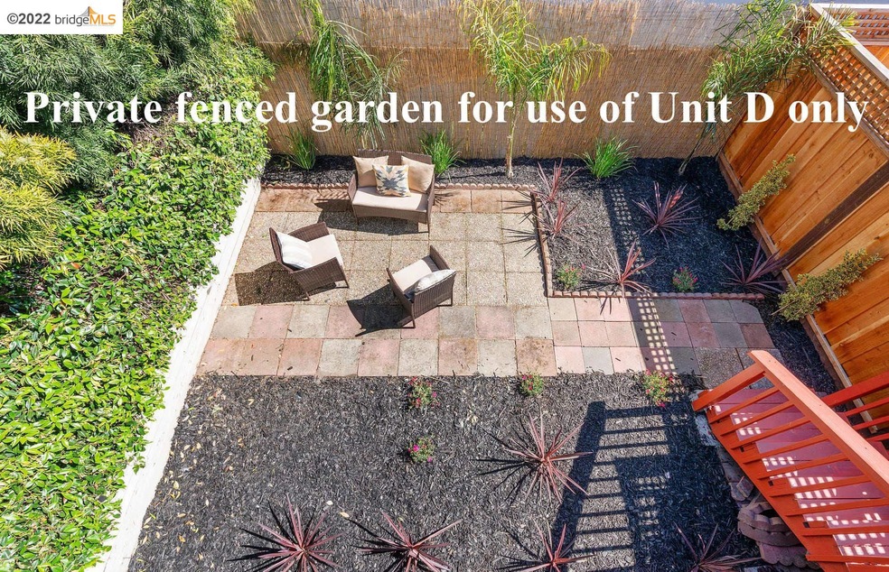 Private garden belongs to unit D only!