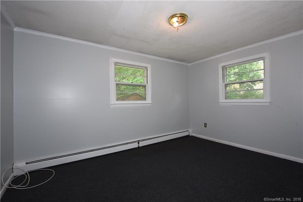 79 Ellsworth Dr, Bloomfield, CT 06002 - photo 1