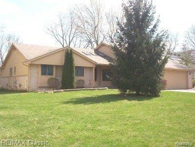 5833 Naneva Ct