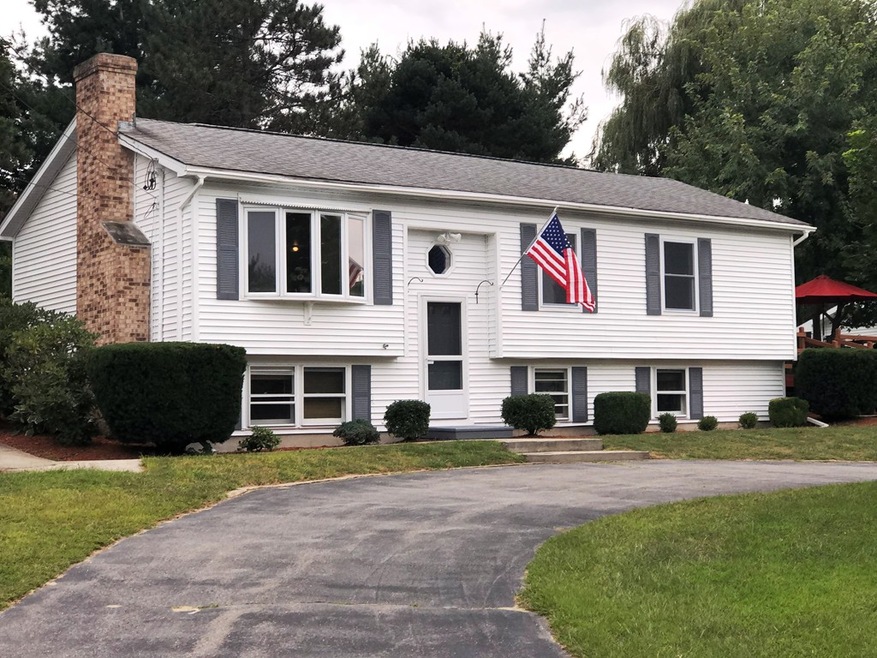 382 Pebble Ln, Leominster, MA 01453 - photo 1