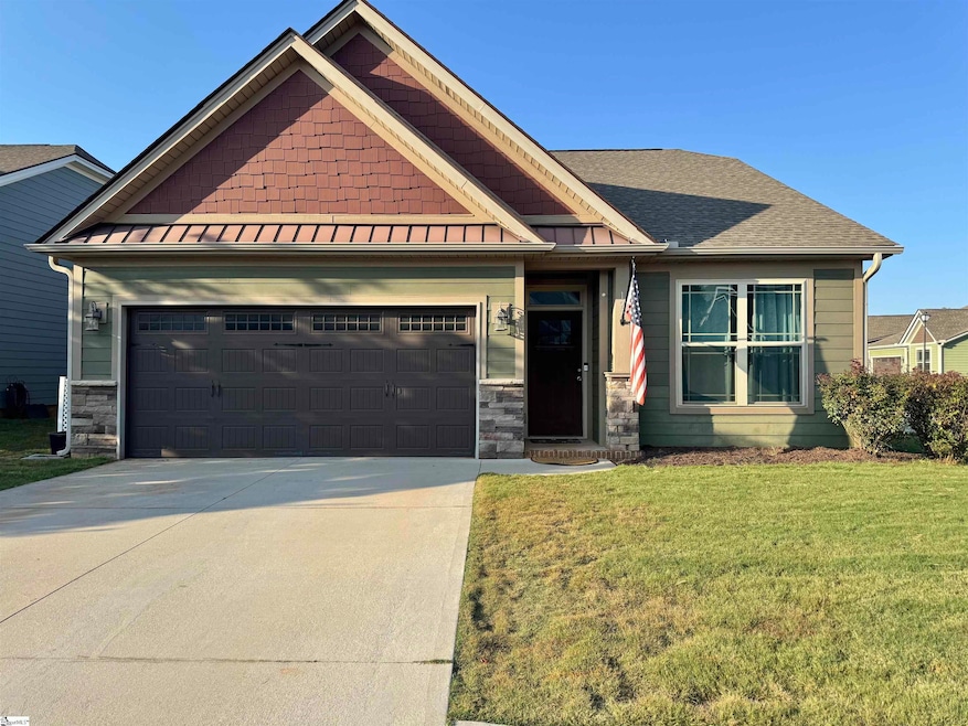 127 Cherrybark Ln, Taylors, SC 29687 - photo 1