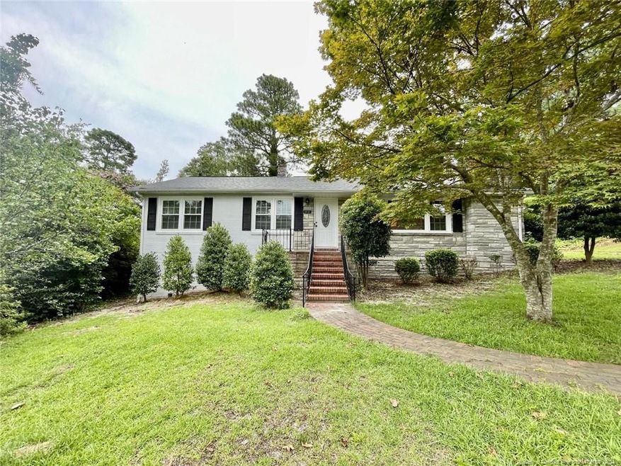 2221 Winterlochen Rd, Fayetteville, NC 28305 - photo 1