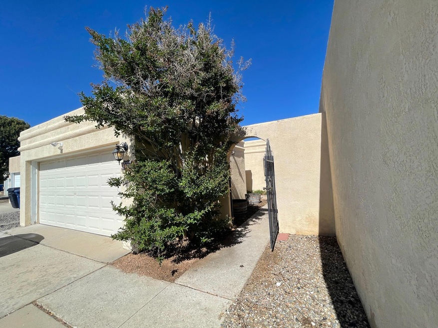 5828 Elmwood Dr NE, Albuquerque, NM 87109 - photo 1