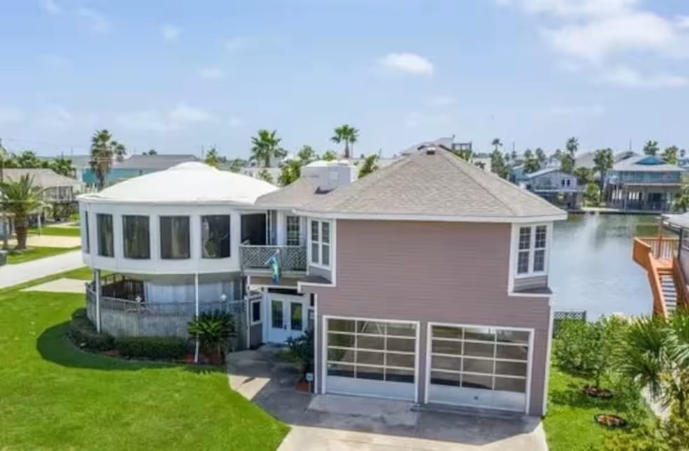 22101 Lampasas Dr, Galveston, TX 77554 - photo 1